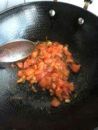 饺子皮西红柿面片汤的做法步骤4
