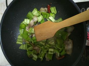 青椒炒肉片的做法步骤6