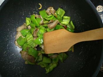 青椒炒肉片的做法步骤7