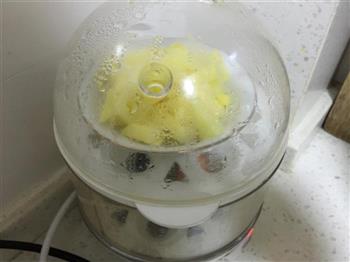 宝宝辅食—快手辅食奶香玉米土豆浓汤的做法步骤2