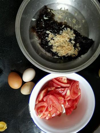 番茄紫菜汤的做法图解1