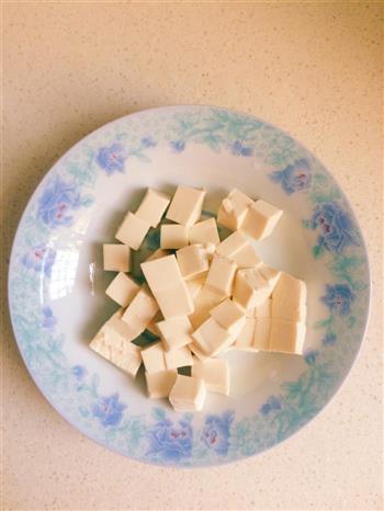 凉拌皮蛋豆腐的做法图解1