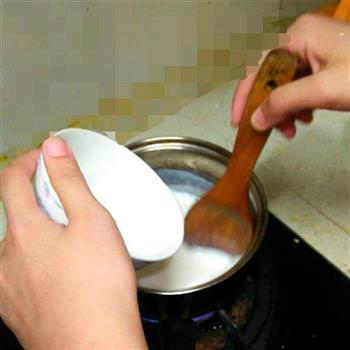 椰奶小方+芒果冰冻版的做法步骤3