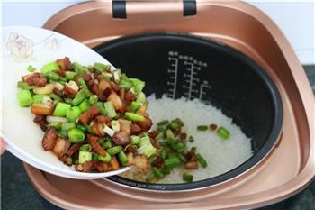 五花肉腊肠豇豆焖饭的做法图解27