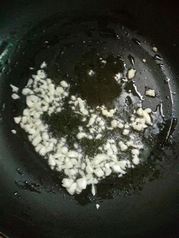 蒜香生抽油焖虾的做法步骤1