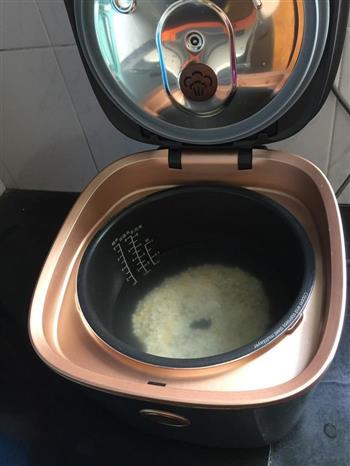 香菇薏米滑鸡粥的做法步骤4