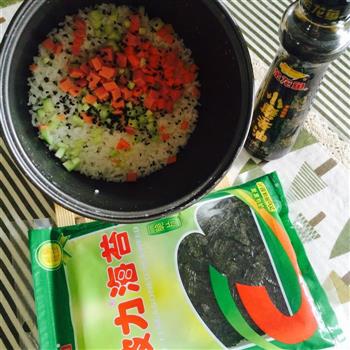 韩式海苔拌饭团的做法步骤2