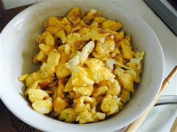 尖椒炒鸡蛋，超下饭的做法步骤3
