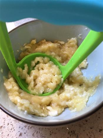 宝宝辅食-香蕉鸡蛋红豆沙卷的做法步骤4
