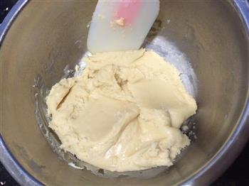 广式-白莲蓉蛋黄月饼的做法步骤5