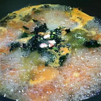 鲜味蕃茄海藻汤的做法图解4