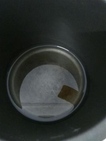 第一次炒花生米的做法步骤4