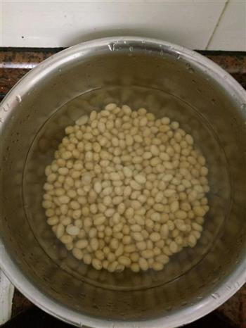 苦瓜黄豆煲骨头汤的做法步骤2