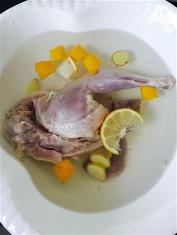 鸡肉高汤的做法步骤1