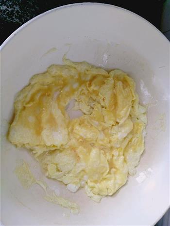 瓜片炒鸡蛋的做法步骤2