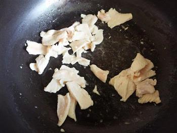 口蘑炒鸡肉的做法步骤4