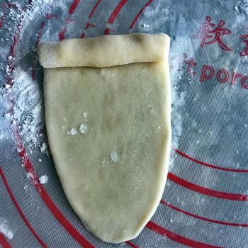 层层酥脆，口口香-香葱牛舌饼的做法步骤8
