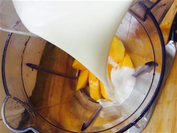 芒果奶油冰激凌的做法步骤2