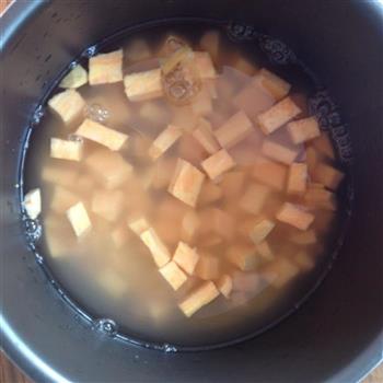 红薯小米粥的做法步骤3