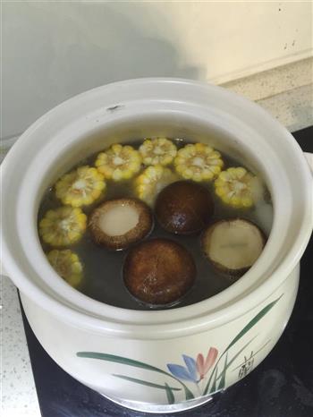 海带玉米排骨汤的做法步骤4