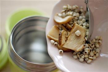 冬瓜薏米排骨汤的做法图解8