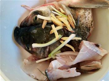 滋味酸菜鱼的做法步骤4