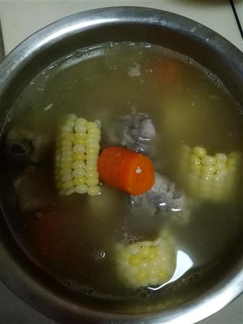 玉米排骨汤的做法图解10