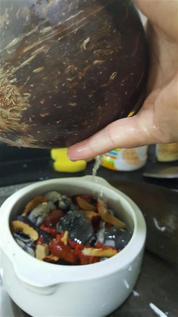 超简单超好喝椰子炖乌鸡的做法图解4