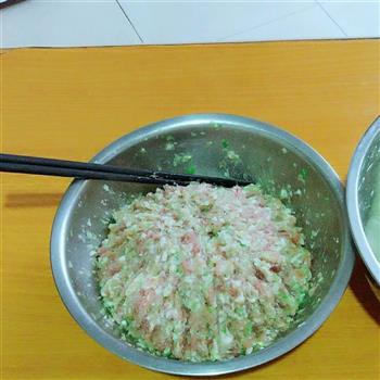 猪肉大葱饺子的做法步骤2