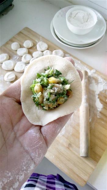 玉米茴香水饺的做法步骤5