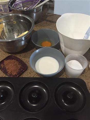 黑白配蛋糕圈的做法步骤1