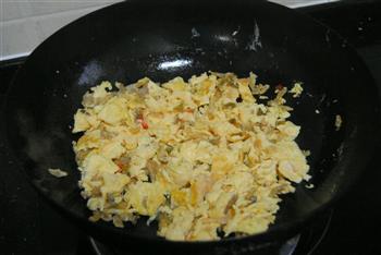 海鸭蛋炒榨菜的做法步骤6