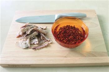 赤小豆章鱼莲藕瘦肉汤的做法图解1