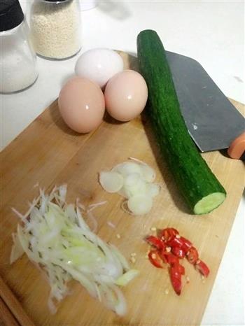 另类鸡蛋炒黄瓜-家常小炒系列的做法步骤1