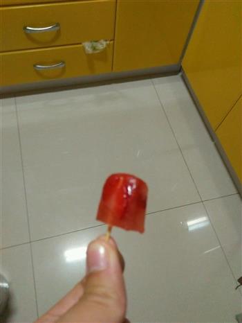 mini草莓酸奶冰棍的做法步骤2
