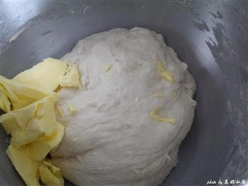 豆沙面包环的做法步骤3