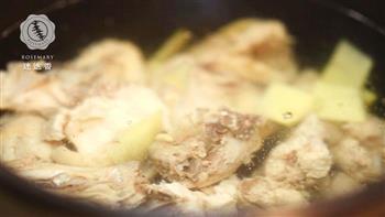 松茸鸡汤—迷迭香的做法步骤4