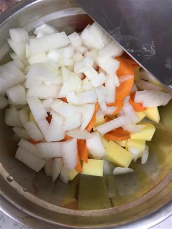 咖喱鸡腿炖土豆的做法图解2