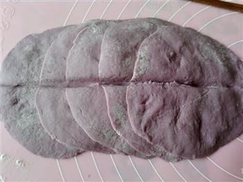 紫薯玫瑰花卷儿的做法步骤3