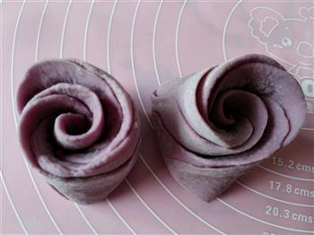 紫薯玫瑰花卷儿的做法步骤6