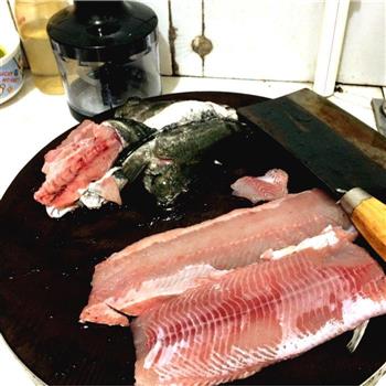 泡椒酸菜鱼的做法步骤1