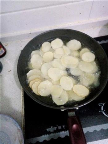 炸土豆片的做法步骤2