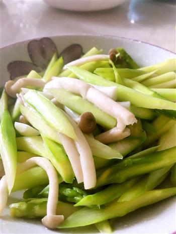 宝宝辅食-芦笋烧鲜菌、香煎银鳕鱼配杂粮饭的做法步骤4