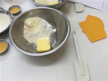 脆皮奶黄月饼的做法图解1