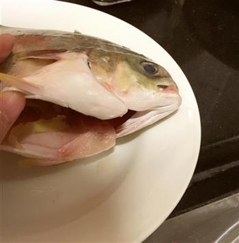 清蒸金鲳鱼 清蒸鱼的做法步骤1