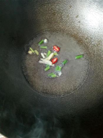 酸辣开胃番茄鱼片汤的做法步骤2