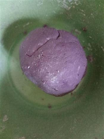 紫薯牛奶玫瑰馒头的做法步骤2