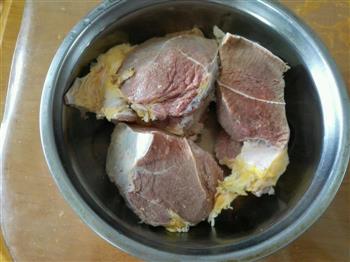 卤牛肉和回锅牛肉的做法步骤1