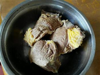 卤牛肉和回锅牛肉的做法图解2