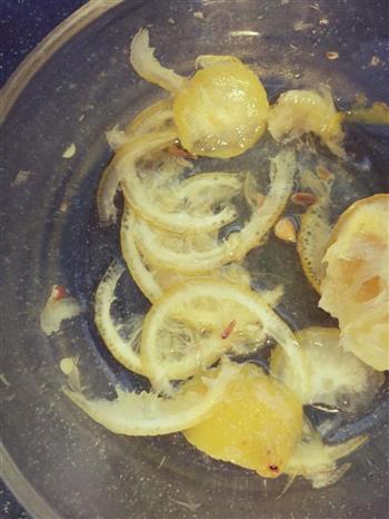 柠檬三文鱼头汤的做法步骤5